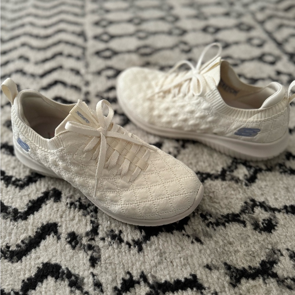 Memory foam slip on sketchers